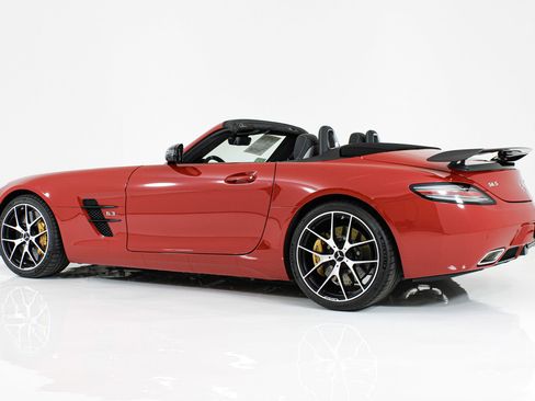 Used 2015 Mercedes-Benz SLS AMG GT Final Edition image 4