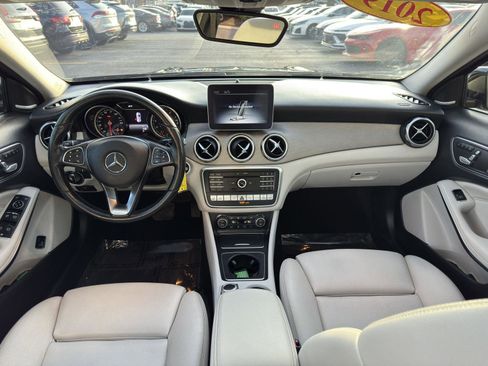 Used 2019 Mercedes-Benz GLA 250 4MATIC image 31