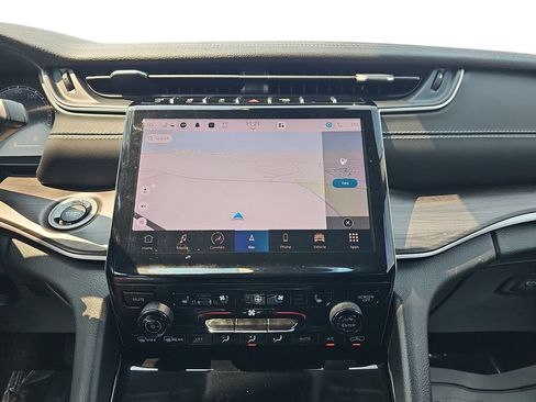 Used 2023 Jeep Grand Cherokee L Limited w/ Luxury Tech Group II AWD/4WD image 22