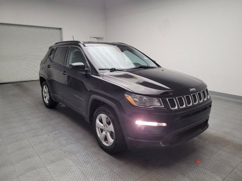 Used 2018 Jeep Compass Latitude w/ Popular Equipment Group FWD image 13