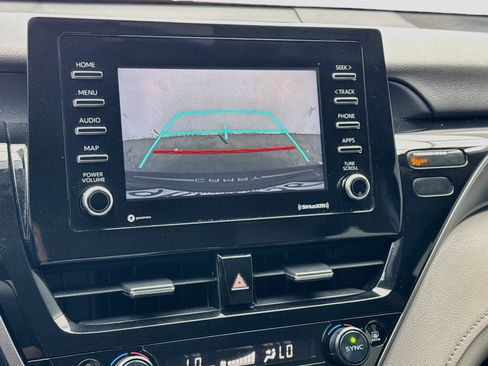 Used 2022 Toyota Camry LE FWD image 10