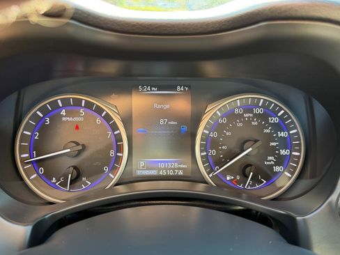 Used 2014 INFINITI Q50 AWD w/ Moonroof Package image 17