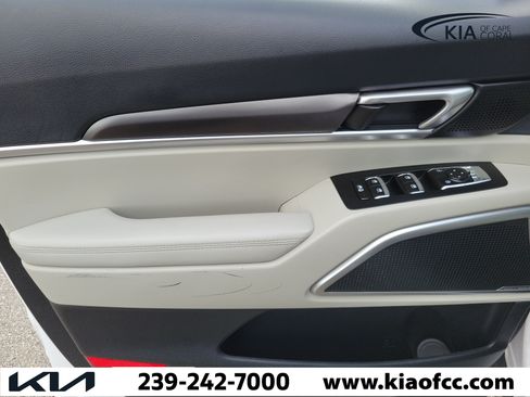 Certified 2025 Kia Telluride S FWD image 31