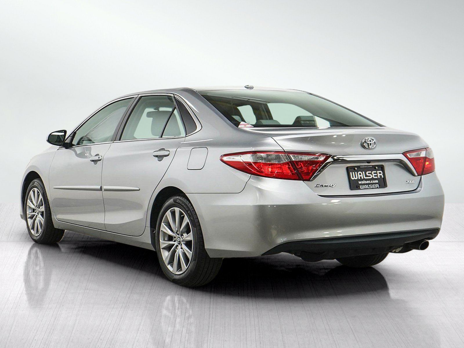 Used 2017 Toyota Camry XLE w/ Protection Package (Q2) FWD image 3