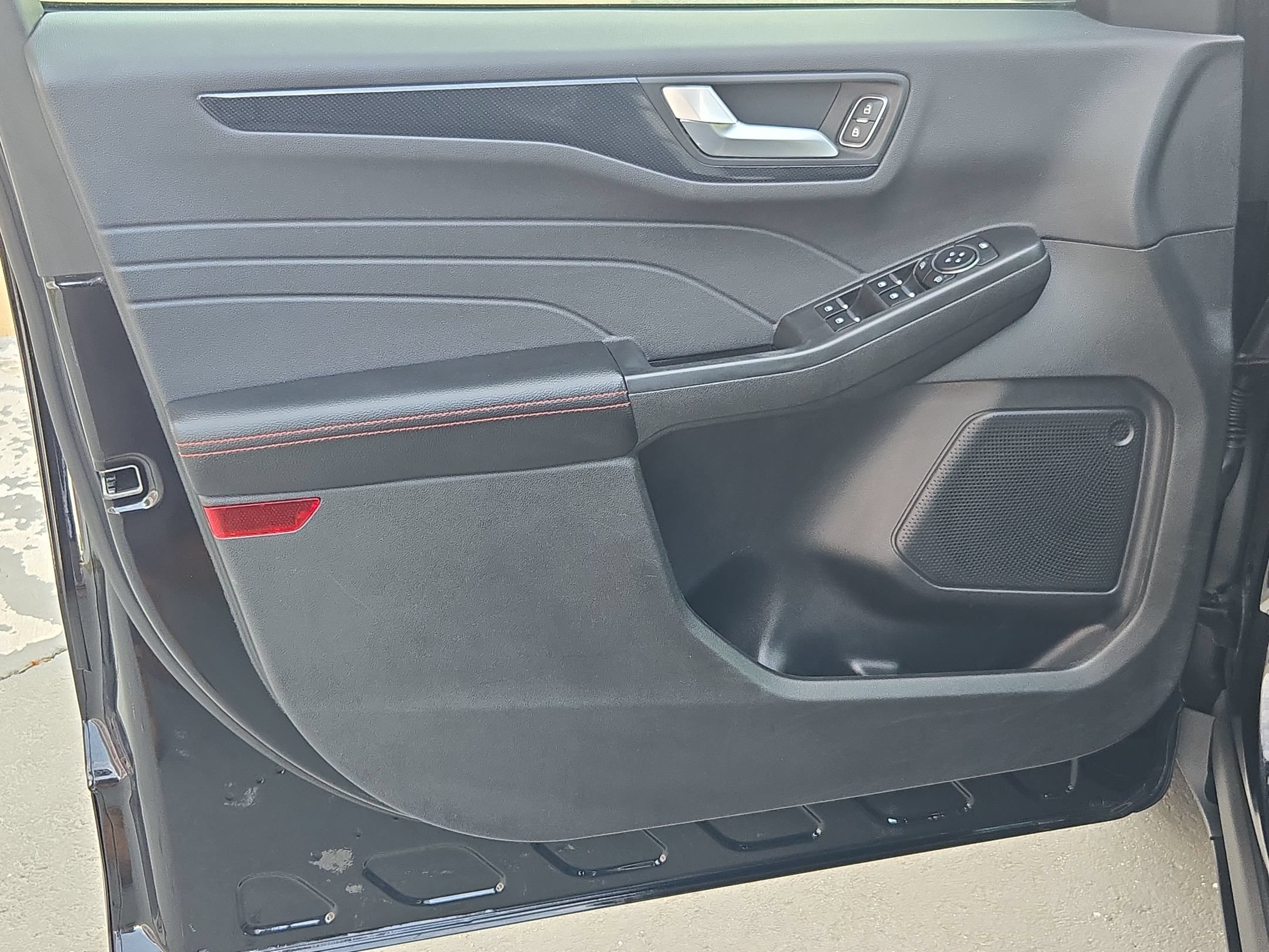 Used 2025 Ford Escape ST-Line FWD image 20