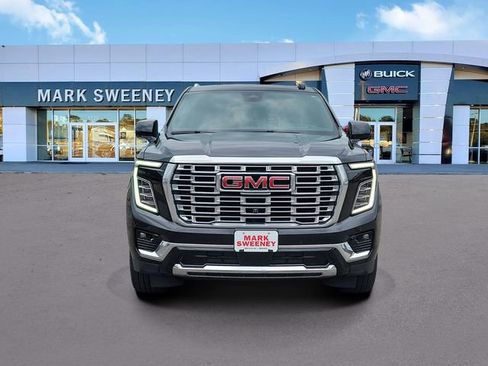 Used 2025 GMC Yukon XL Denali AWD/4WD image 2