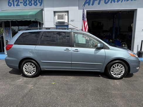 Used 2009 Toyota Sienna FWD image 5