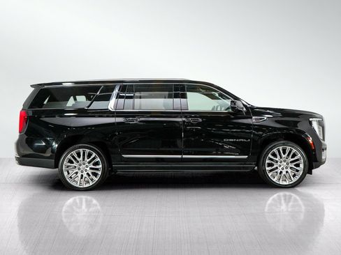 Used 2025 GMC Yukon XL Denali w/ Denali Reserve Package AWD/4WD image 6