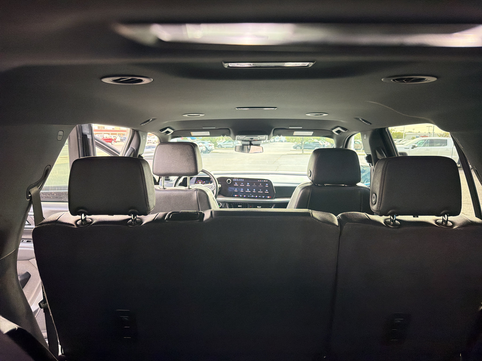 Used 2025 Chevrolet Tahoe LT AWD/4WD image 13