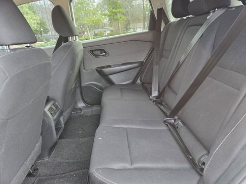 Used 2023 Nissan Rogue S image 16