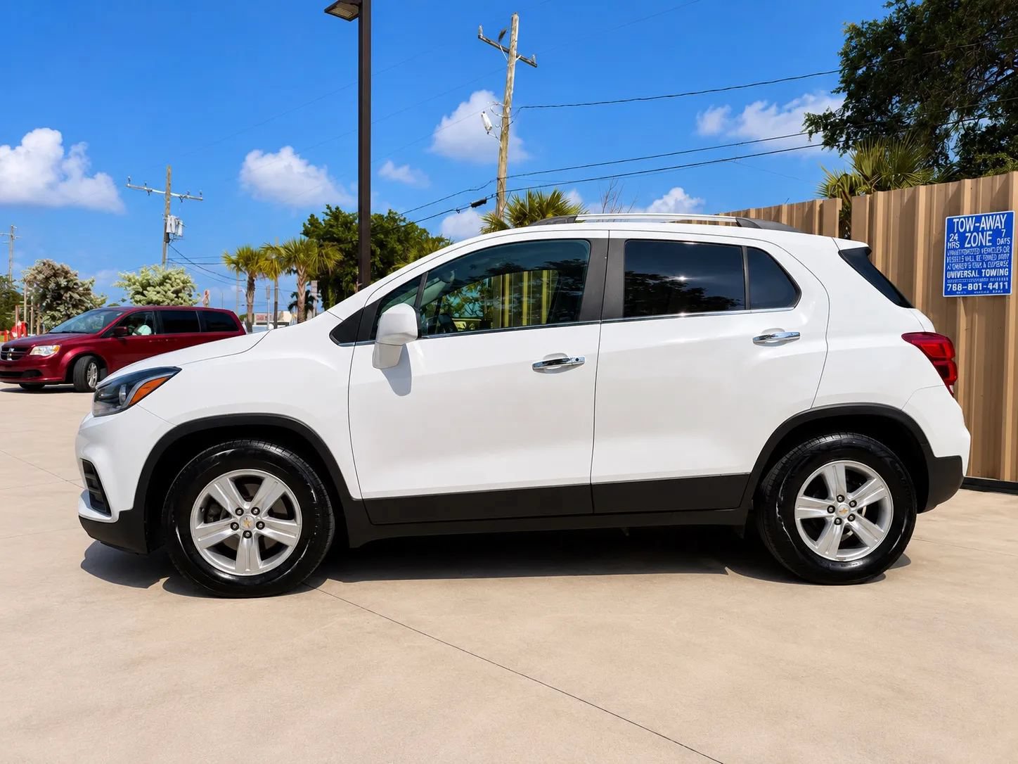 Used 2020 Chevrolet Trax LT w/ LT Convenience Package FWD image 5