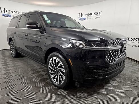 New 2026 Lincoln Navigator L Black Label AWD/4WD image 4