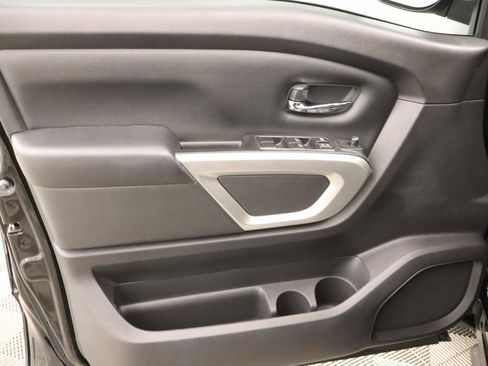 Used 2024 Nissan Titan SV w/ SV Convenience Package image 14