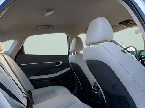 Certified 2025 Hyundai Sonata SEL FWD image 14