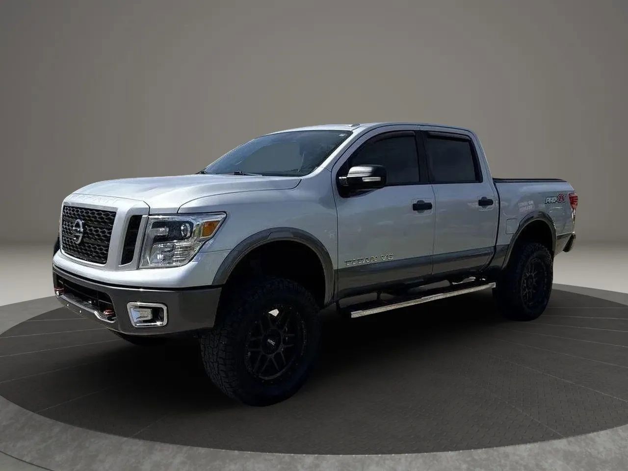 Used 2018 Nissan Titan PRO-4X AWD/4WD image 1
