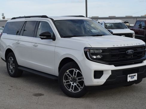 New 2025 Ford Expedition Max Active image 3