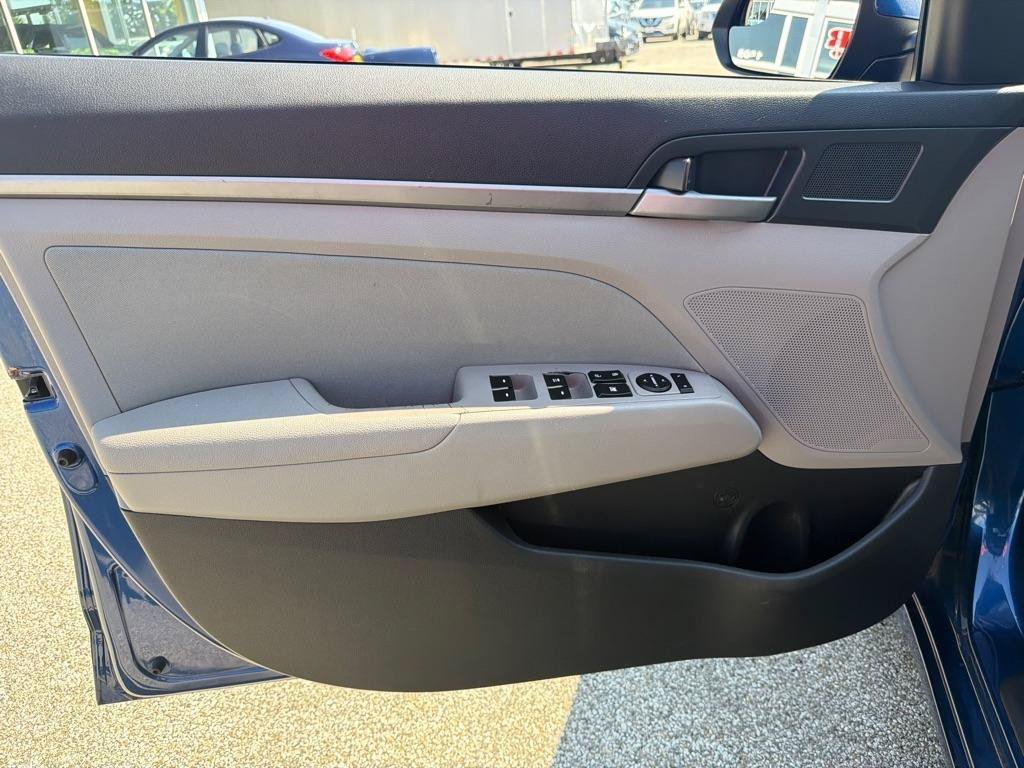 Used 2017 Hyundai Elantra SE FWD image 13