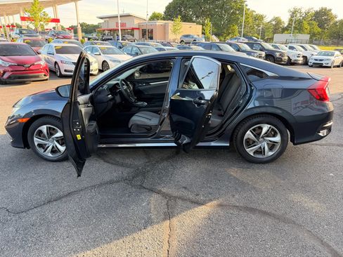 Used 2019 Honda Civic LX image 8