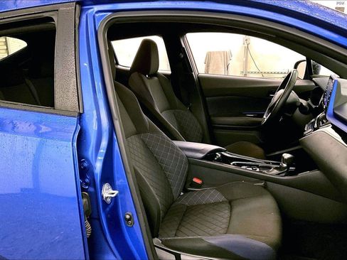 Used 2020 Toyota C-HR XLE image 7