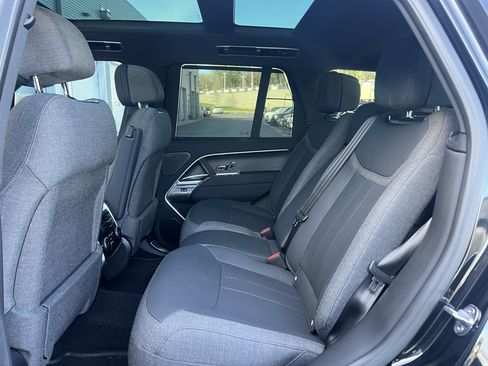 Used 2025 Land Rover Range Rover SE image 27