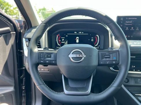 Used 2026 Nissan Rogue SL FWD image 13
