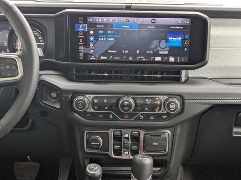 Used 2025 Jeep Wrangler Unlimited Sahara w/ Safety Group image 18