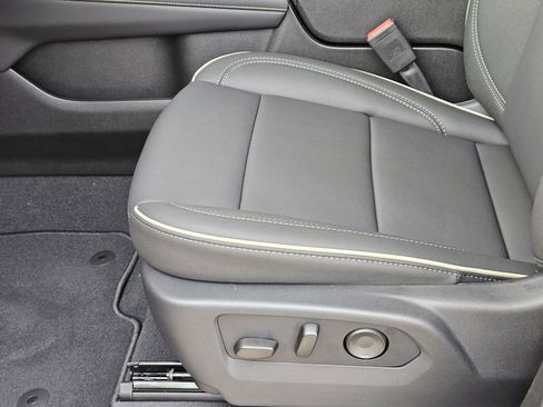 New 2026 Chevrolet Suburban Premier AWD/4WD image 25