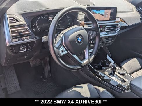 Used 2022 BMW X4 xDrive30i AWD/4WD image 2