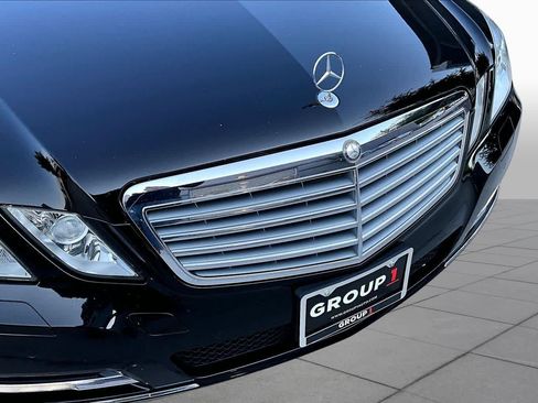 Used 2011 Mercedes-Benz E 350 4MATIC Sedan image 31