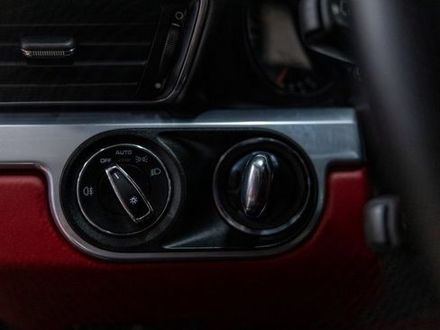 Used 2018 Porsche 911 Carrera image 40