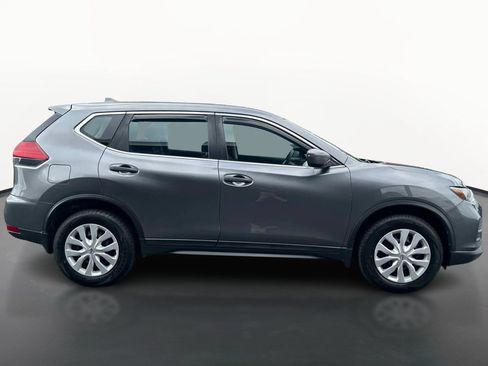 Used 2017 Nissan Rogue S AWD/4WD image 2