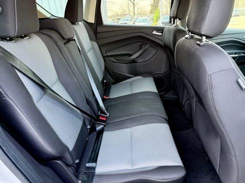 Used 2019 Ford Escape SE image 10
