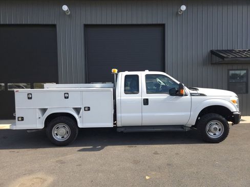 Used 2015 Ford F250 XL w/ Power Equipment Group image 5