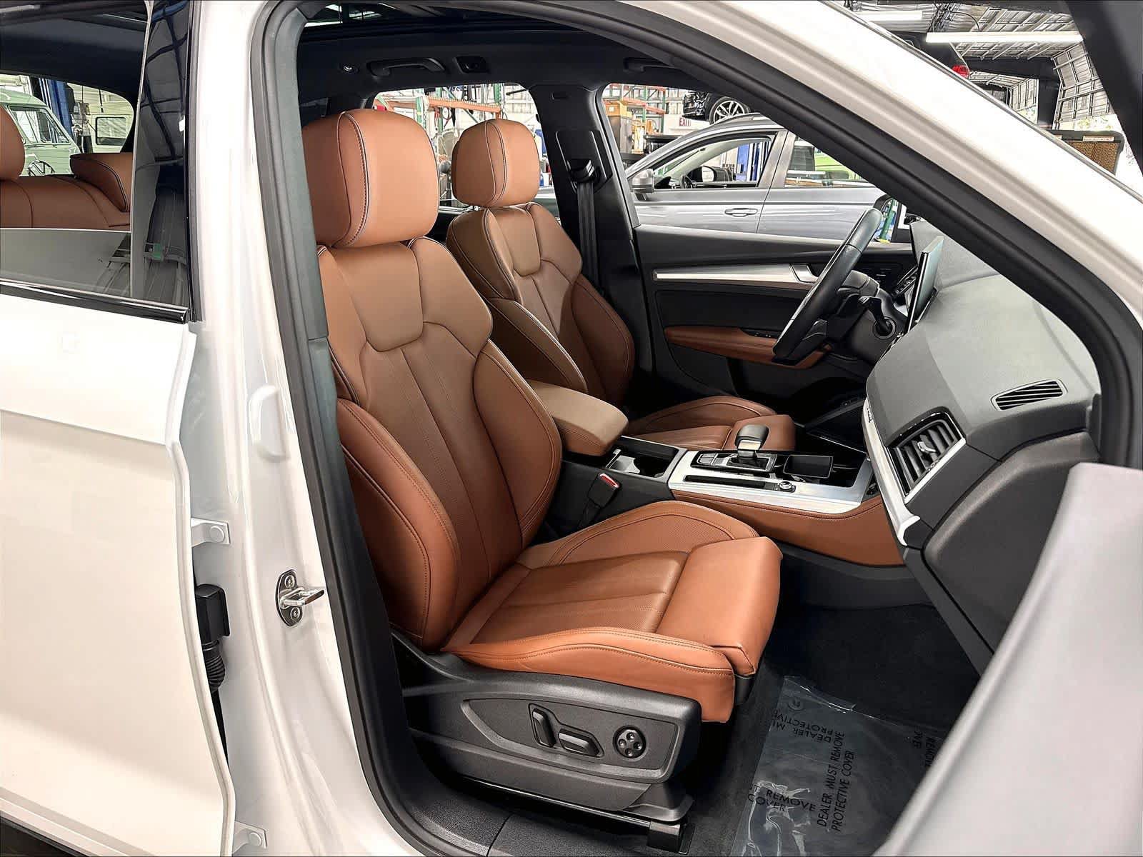 Used 2024 Audi Q5 2.0T Premium Plus w/ Premium Plus Package AWD/4WD image 32