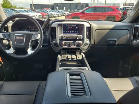 Used 2018 GMC Sierra 1500 SLT AWD/4WD image 9