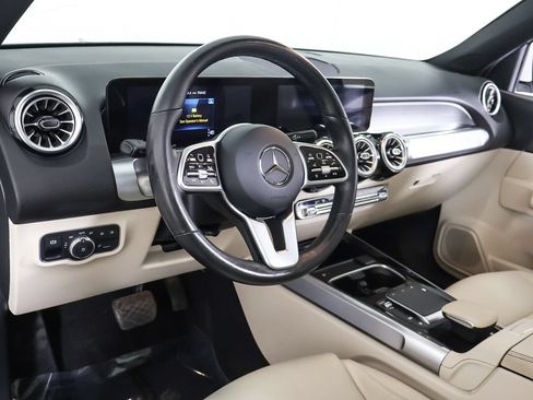 Used 2022 Mercedes-Benz GLB 250 4MATIC image 28