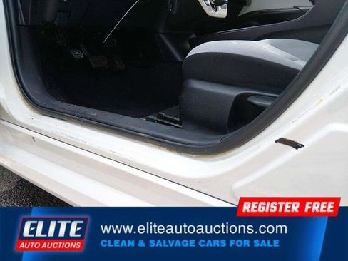Used 2016 Toyota Prius Two FWD image 11