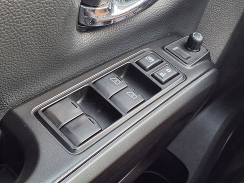 Used 2023 Nissan Titan PRO-4X w/ Pro-4x Convenience Package image 11