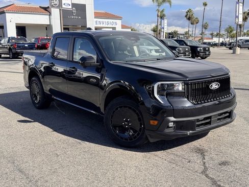 New 2025 Ford Maverick Lobo image 2