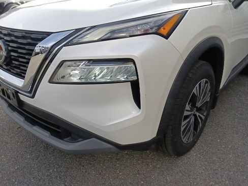 Used 2023 Nissan Rogue SV image 9