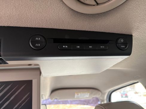 Used 2010 Ford Expedition EL XLT image 17