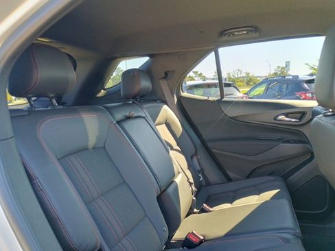 Used 2022 Chevrolet Equinox RS w/ Infotainment Package image 20