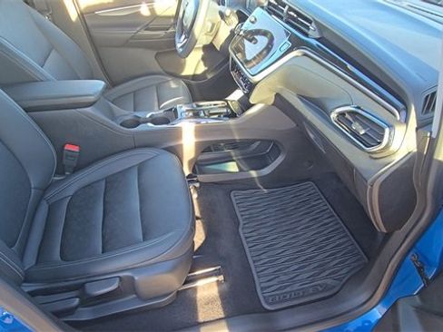 Used 2023 Chevrolet Bolt LT image 29