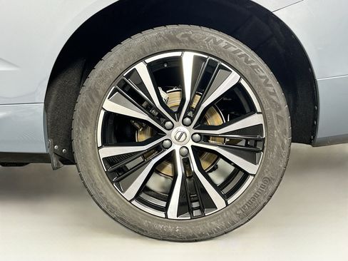 Used 2024 Volvo XC60 B5 Plus w/ Climate Package AWD/4WD image 11