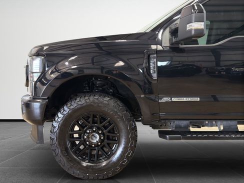 Used 2021 Ford F250 Lariat image 2