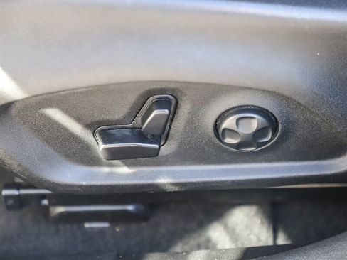 Used 2018 Jeep Renegade Latitude w/ UConnect 8.4 Nav Group image 31