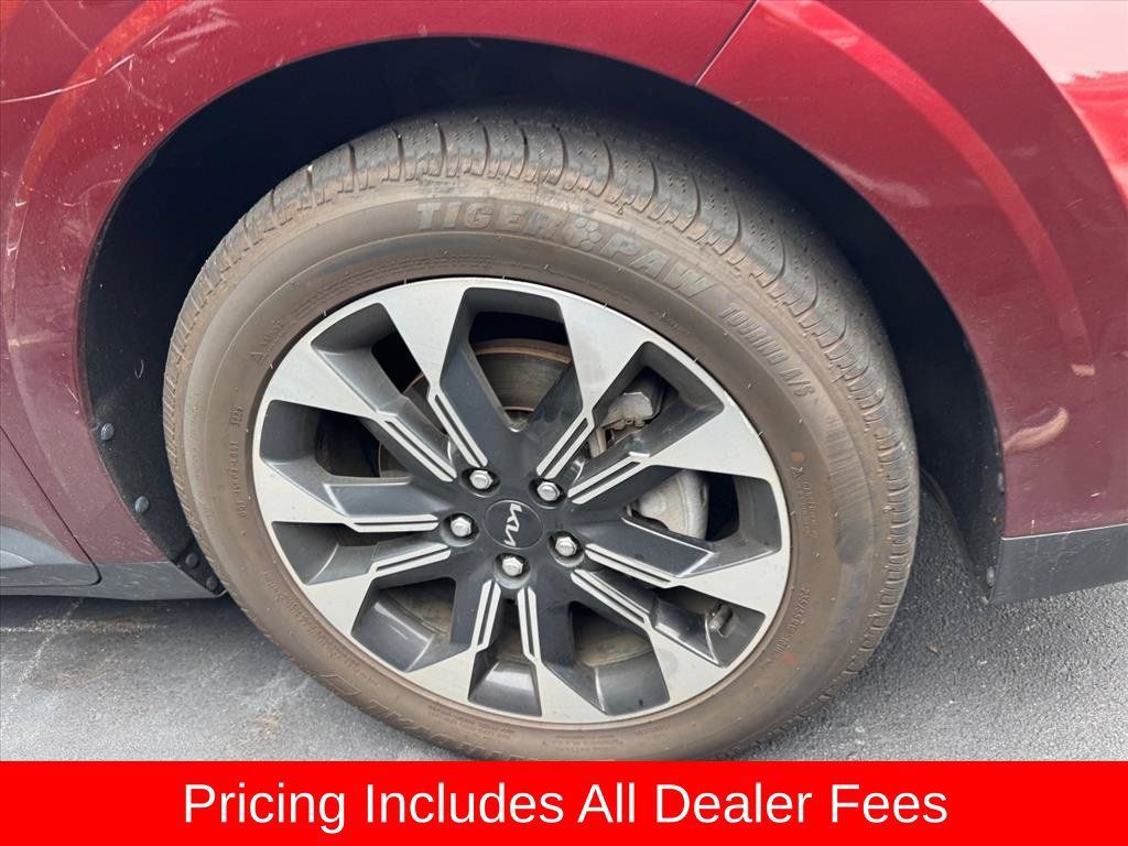 Certified 2024 Kia Carnival EX FWD image 2