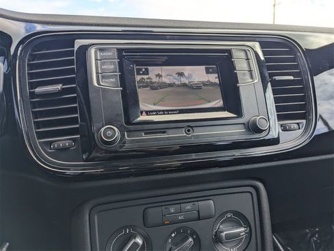 Used 2017 Volkswagen Beetle 1.8T S image 26