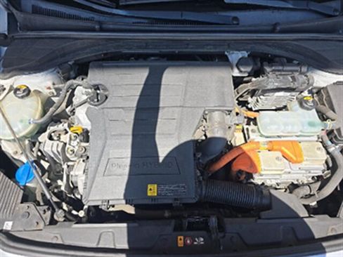 Used 2019 Hyundai Ioniq Plug-In Hybrid FWD image 14