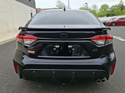 Certified 2025 Toyota Corolla SE w/ SE Premium Package FWD image 5